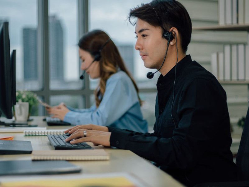 Hình ảnh một giao diện cá cược trực tuyến của 7clubs với các tính năng bảo mật, hỗ trợ khách hàng và đa dạng trò chơi